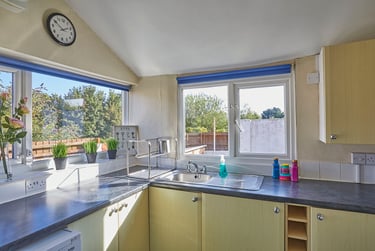 6 bed house, Kings road (near monks road), Mount pleasant, Exeter, EX47AS - Image 3